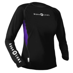 loose fit rashguard lady