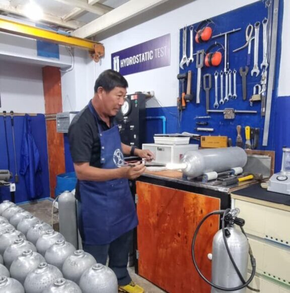 Service Center Cylinders visual inspection and hydrotest