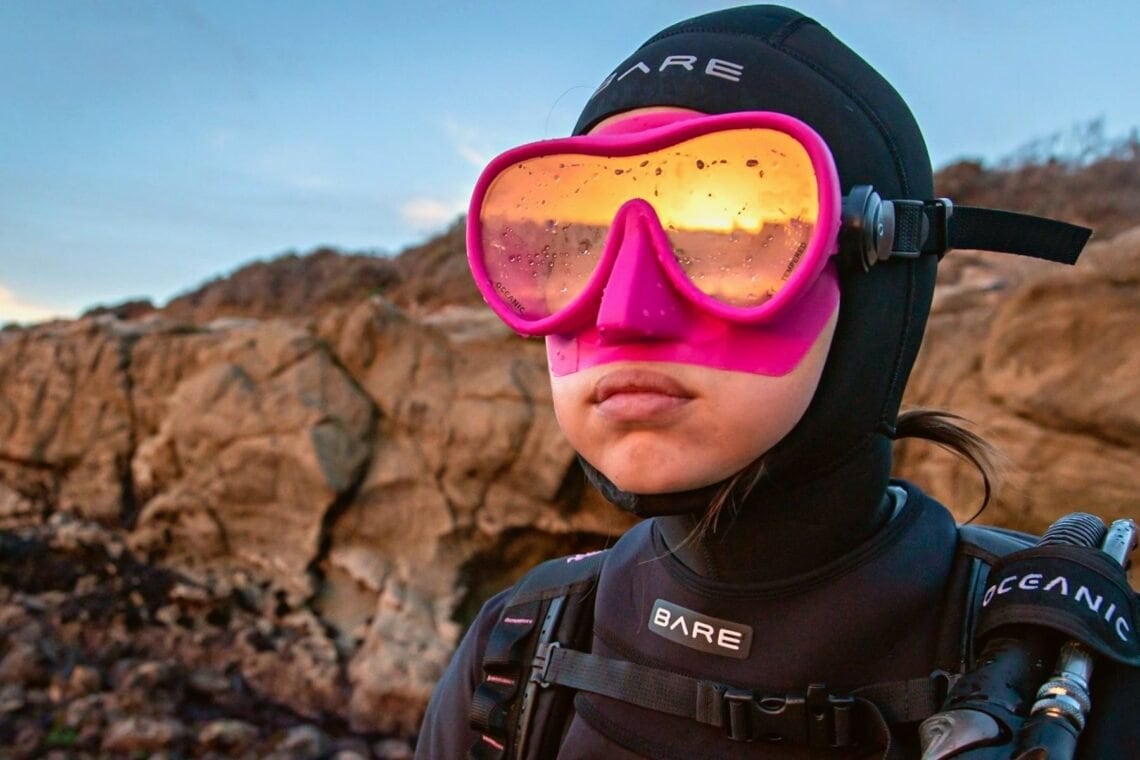 Oceanic Shadow Mask in Pink